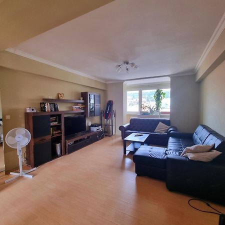 Big 4 Room Huge Apartment Братислава Екстер'єр фото