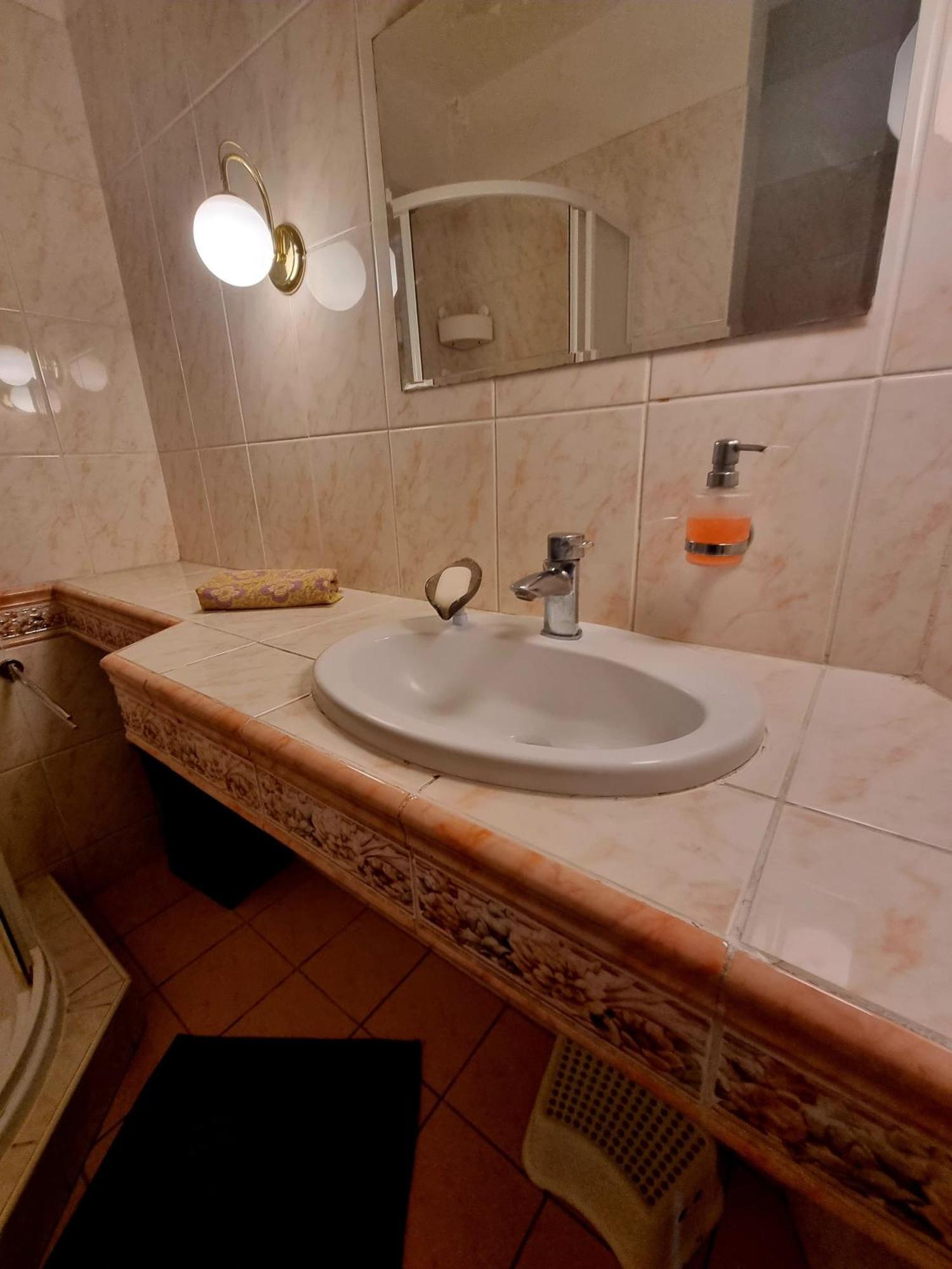 Big 4 Room Huge Apartment Братислава Екстер'єр фото